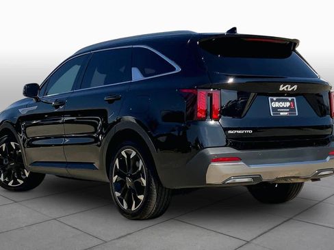 Used 2025 Kia Sorento EX FWD image 12