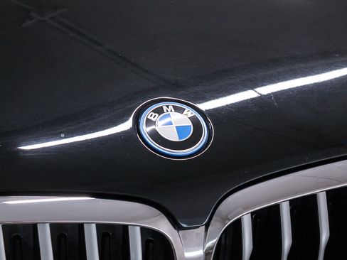 Certified 2022 BMW X5 xDrive45e w/ Parking Assistance Package image 9