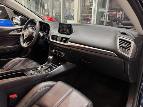 Used 2017 MAZDA MAZDA3 Touring image 30