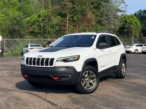 Used 2020 Jeep Cherokee Trailhawk w/ Cold Weather Group AWD/4WD image 2