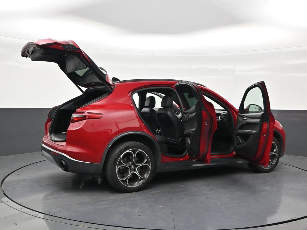 Used 2022 Alfa Romeo Stelvio Ti w/ Active Assist Plus Package AWD/4WD image 27