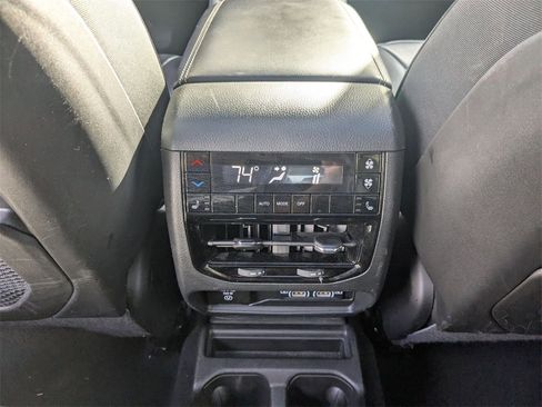 Used 2024 Jeep Grand Cherokee L Limited w/ Luxury Tech Group II image 23