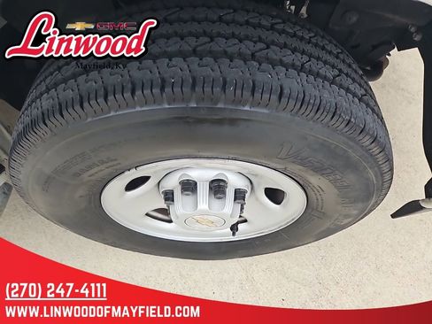 Used 2024 Chevrolet Express 2500 w/ Driver Convenience Package image 9