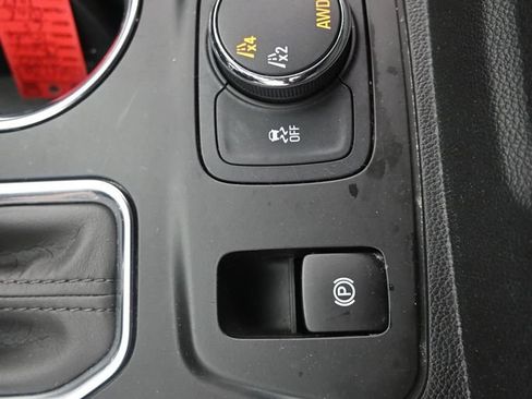 Used 2020 Chevrolet Traverse LS w/ LPO, Floor Liner Package AWD/4WD image 33