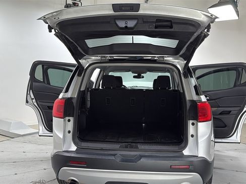 Used 2018 GMC Acadia SLE image 16