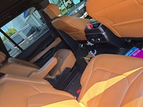 Certified 2022 Ford Expedition Platinum AWD/4WD image 10
