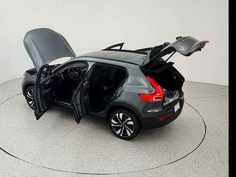 New 2026 Volvo XC40 B5 Plus w/ Protection Package Premier AWD/4WD image 41