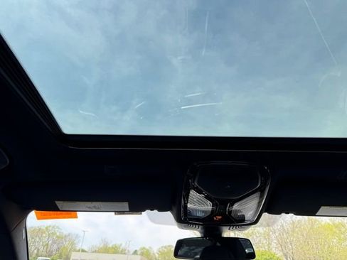 Certified 2023 BMW M550i xDrive w/ Executive Package AWD/4WD image 17