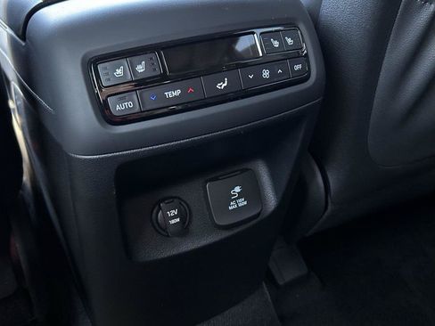 Used 2025 Hyundai Palisade Calligraphy AWD/4WD image 19