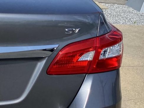 Used 2016 Nissan Sentra SV w/ Driver's Assist Package FWD image 5