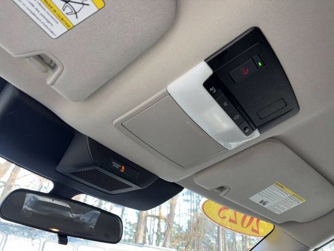 Certified 2025 Nissan Pathfinder SV image 26