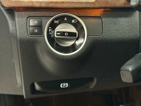 Used 2011 Mercedes-Benz E 350 Sedan image 24