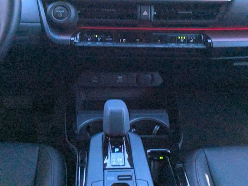 Used 2023 Toyota Prius Prime Premium image 17