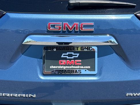 Used 2024 GMC Terrain SLE AWD/4WD image 48