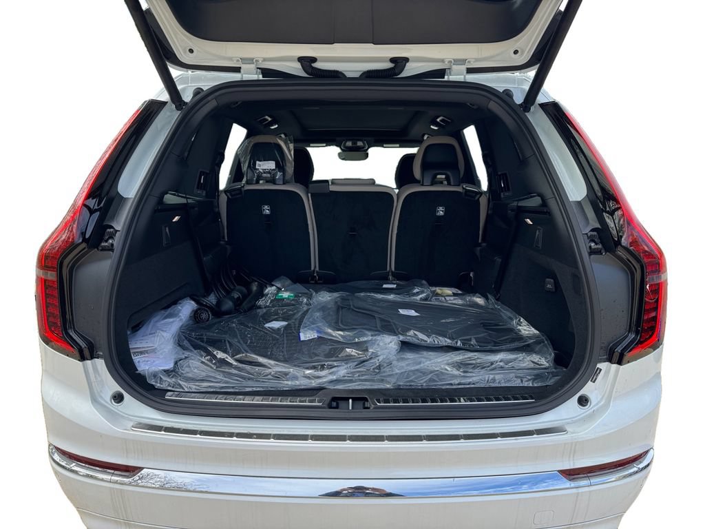 New 2026 Volvo XC90 T8 Plus w/ Protection Package Premier AWD/4WD image 6
