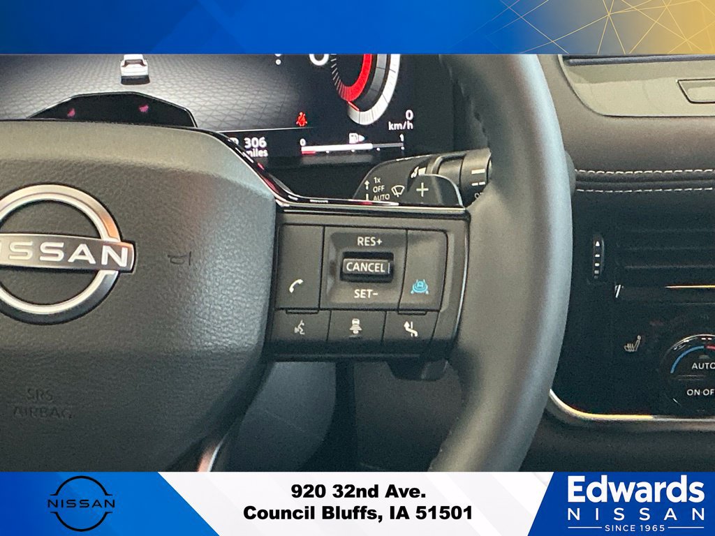 Used 2025 Nissan Rogue Platinum w/ Tech Package AWD/4WD image 19
