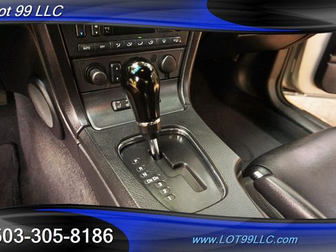 Used 2004 Ford Thunderbird image 21