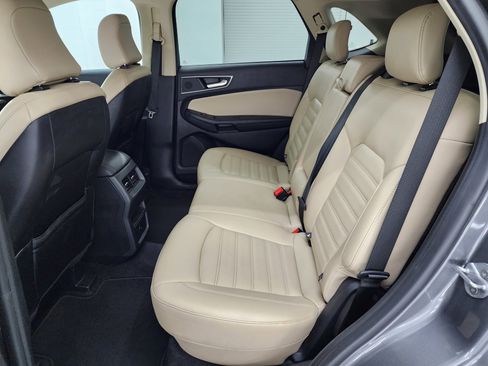 Used 2024 Ford Edge SEL image 9