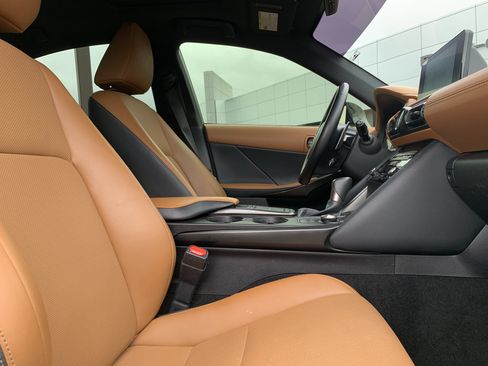 Used 2023 Lexus IS 300 w/ Comfort Package RWD image 35
