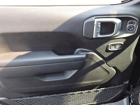 Used 2023 Jeep Wrangler Unlimited w/ Cold Weather Group image 12