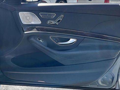 Used 2020 Mercedes-Benz S 560 4MATIC Sedan image 23
