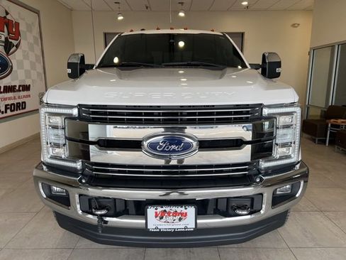 Used 2017 Ford F250 Lariat w/ Lariat Ultimate Package image 2