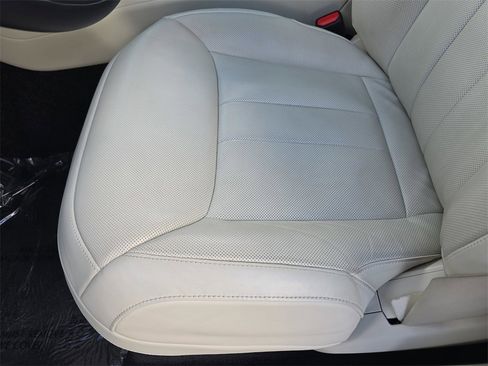 Certified 2024 Land Rover Range Rover Long Wheelbase SE image 31