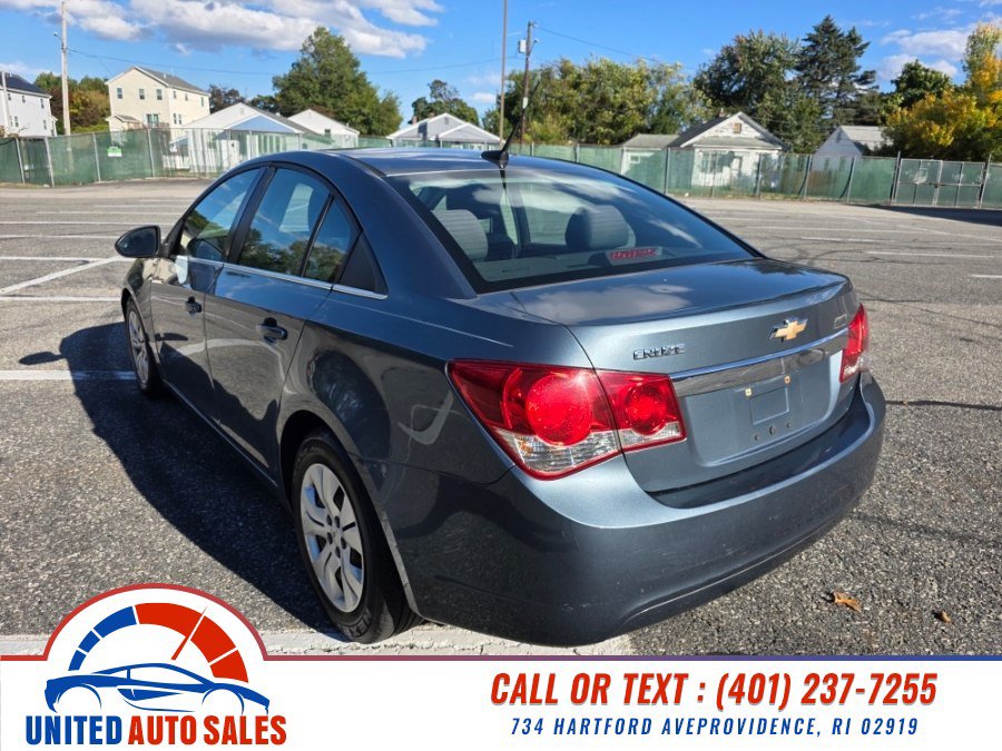 Used 2012 Chevrolet Cruze LS w/ Connectivity Package FWD image 3