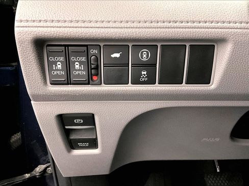 Used 2022 Honda Odyssey EX-L image 37