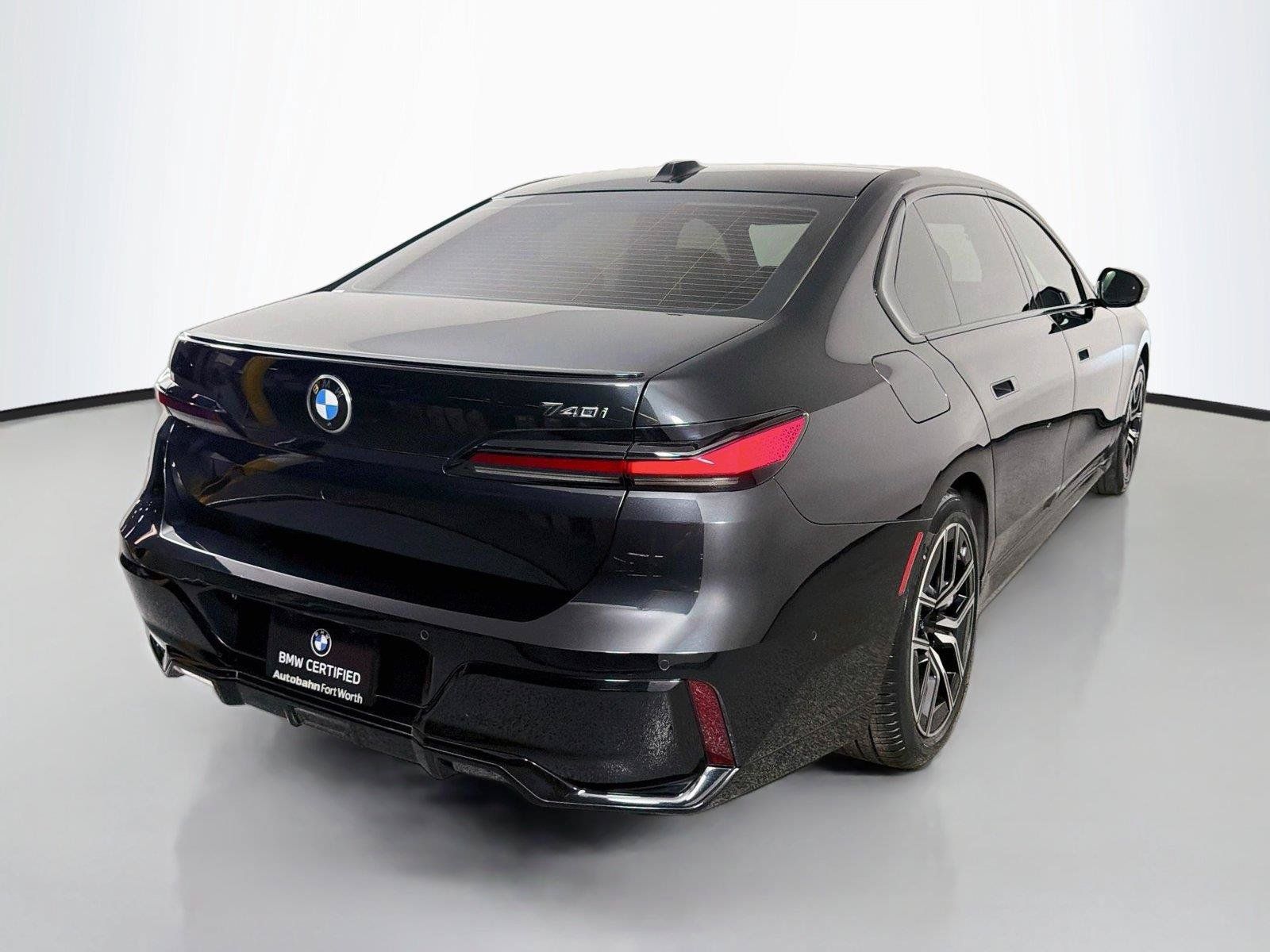 Used 2023 BMW 740i RWD image 5