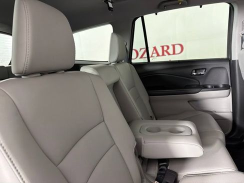 Used 2020 Honda Pilot Touring image 18