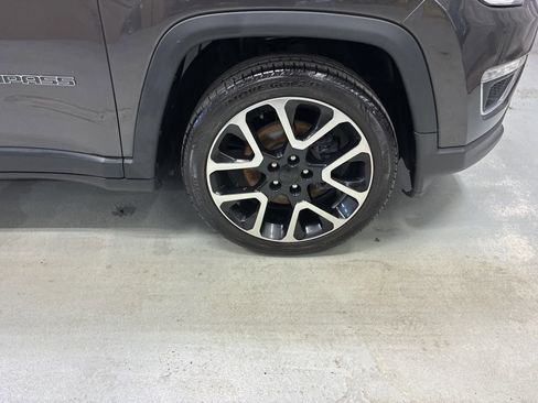 Used 2019 Jeep Compass Limited w/ Premium Lighting Group image 4