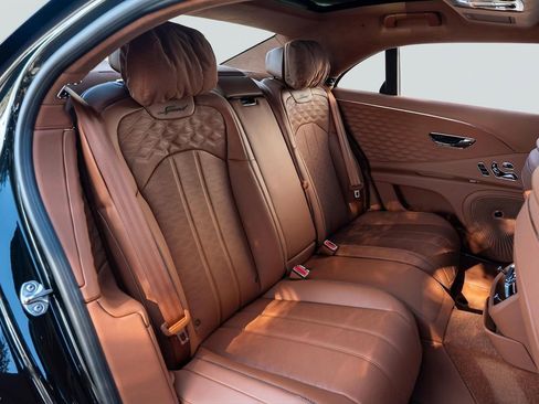 Used 2025 Bentley Flying Spur Speed image 19