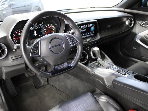 Used 2017 Chevrolet Camaro SS RWD image 9