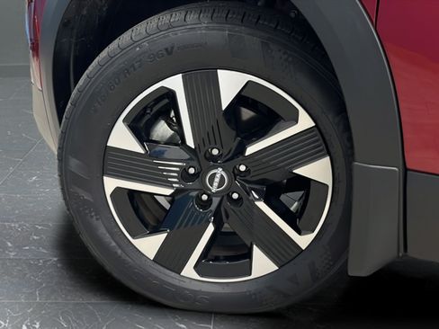 Certified 2025 Nissan Kicks SV w/ SV Premium Package AWD/4WD image 30