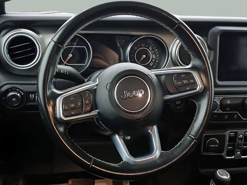 Used 2020 Jeep Wrangler Unlimited Sahara w/ Uconnect 4C Nav & Sound Group AWD/4WD image 16