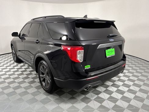 Used 2022 Ford Explorer XLT w/ Equipment Group 202A RWD image 3