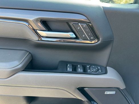 Certified 2023 Chevrolet Silverado 1500 ZR2 image 11
