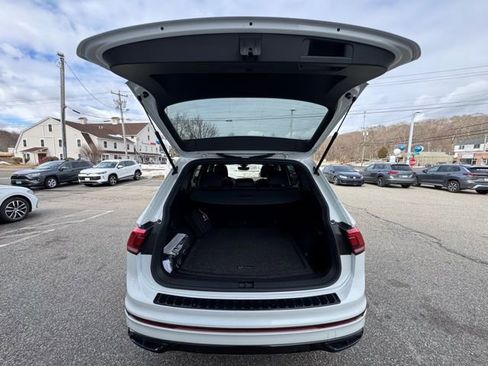 Certified 2023 Volkswagen Tiguan SE R-Line image 18