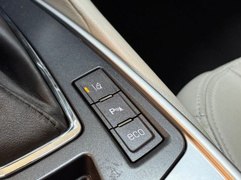 Used 2015 Cadillac SRX Performance w/ Driver Awareness Package image 34