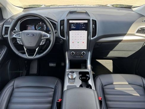 Used 2022 Ford Edge SEL w/ Convenience Package AWD/4WD image 2