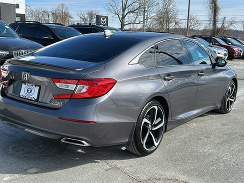 Used 2018 Honda Accord Sport image 8