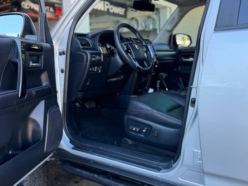 Used 2022 Toyota 4Runner TRD Off-Road Premium AWD/4WD image 5