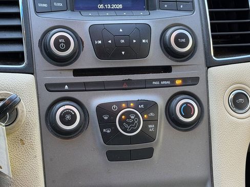 Used 2019 Ford Taurus SE FWD image 21
