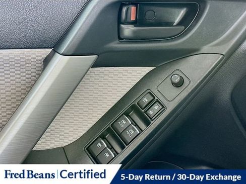 Used 2018 Subaru Forester 2.5i Premium w/ All-Weather Package image 19