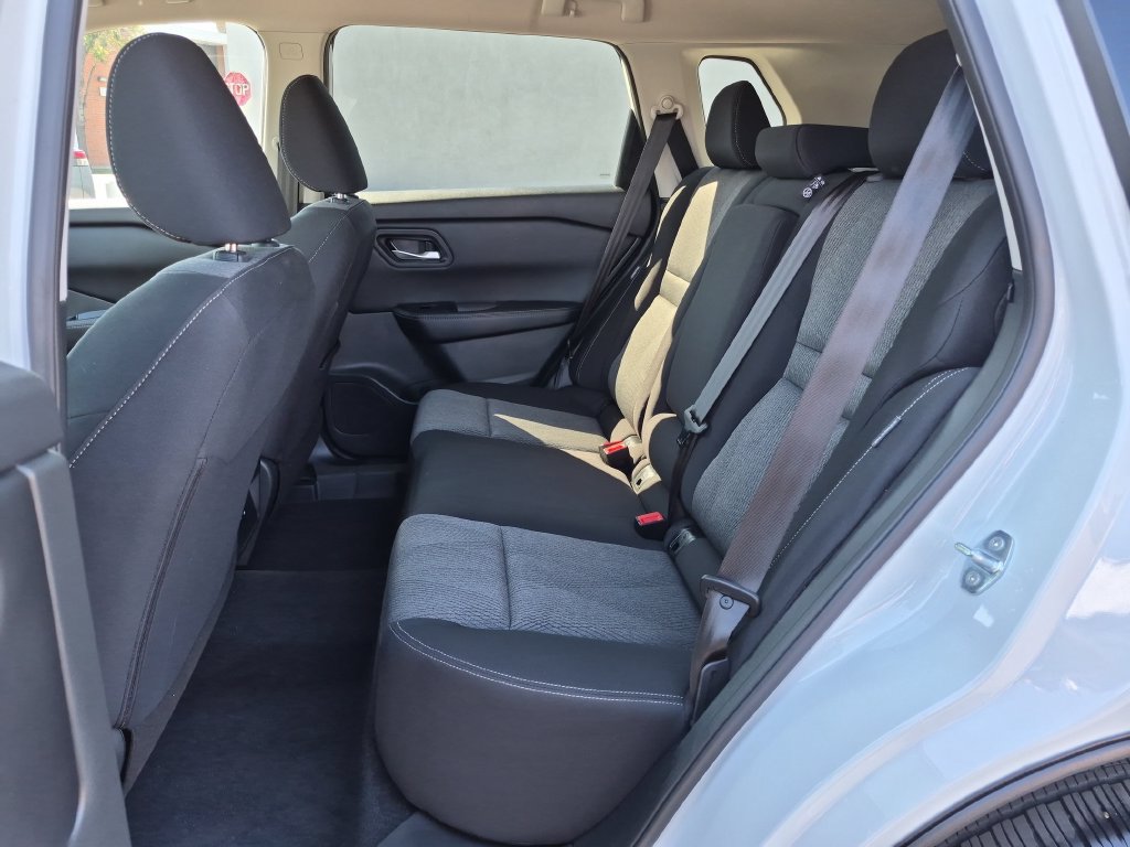 Certified 2026 Nissan Rogue SV FWD image 28