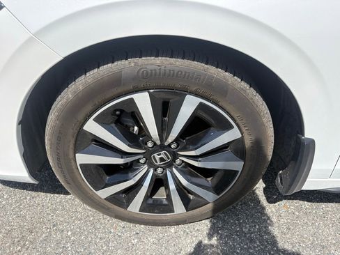 Used 2024 Honda Civic EX-L image 11