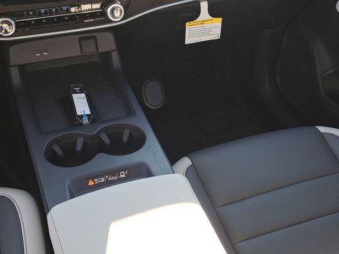 Used 2024 Honda Prologue Touring image 21