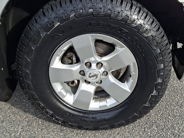 Used 2010 Nissan Frontier SE w/ SE Value Truck Pkg AWD/4WD image 8