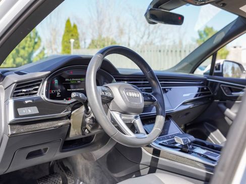 Used 2022 Audi Q7 3.0T Premium Plus w/ Premium Plus Package AWD/4WD image 17